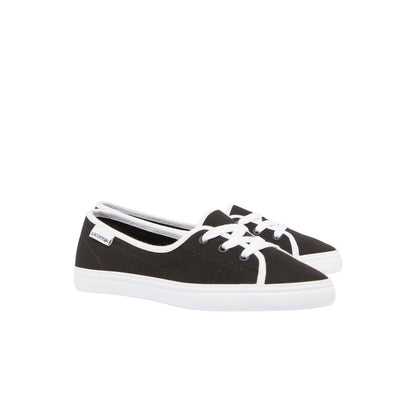 Lacoste Women's Median Base Sneaker, Black/White