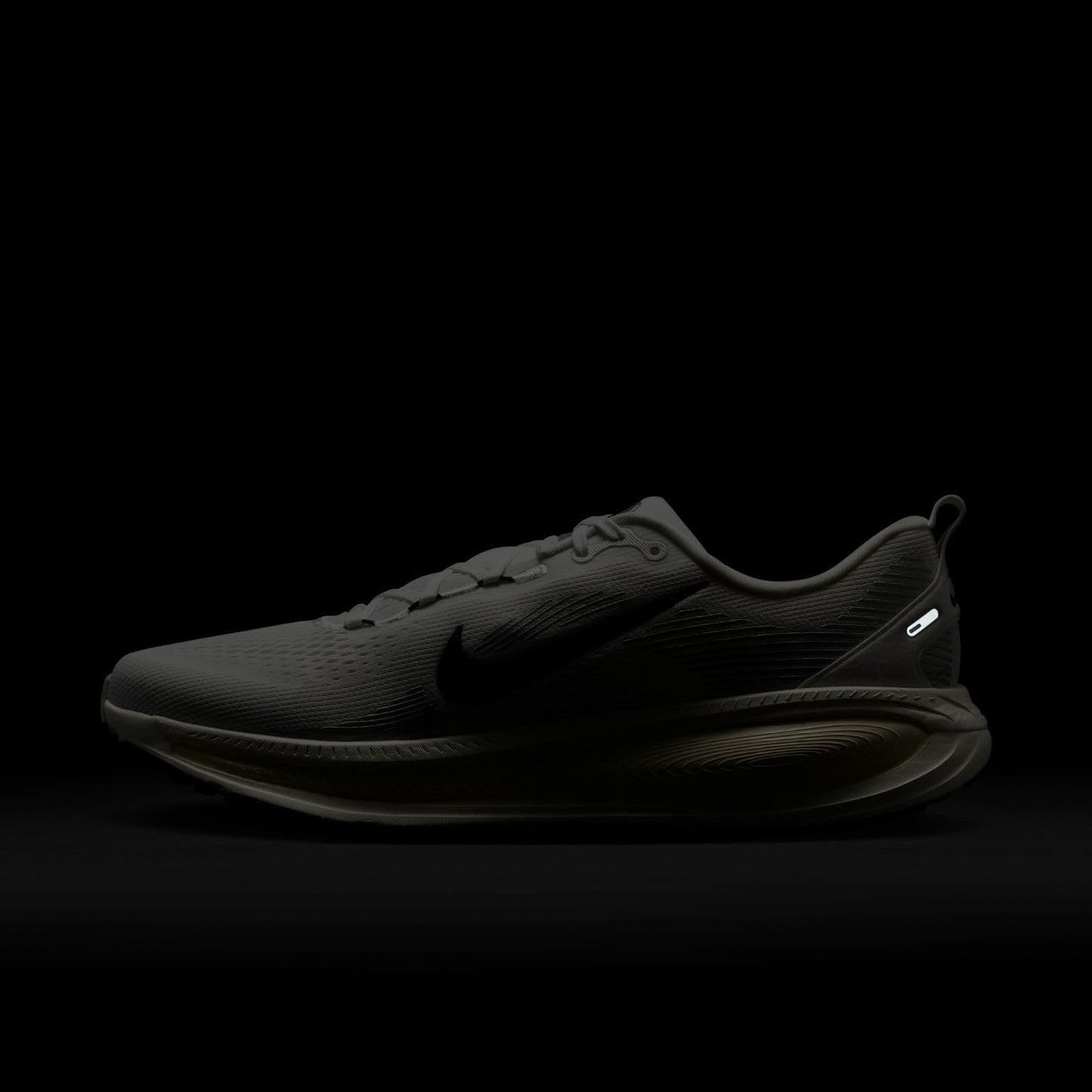 Nike Mens Vomero 18 Summit White/Black/Coconut Milk