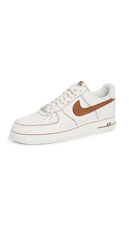 Nike Men's Air Force 1 '07 Lv8 Ess+ Sneakers, Ivory/Saddle Brown