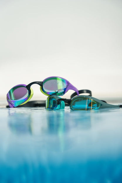 ARENA Gafas de Natación Cobra Ultra Swipe (Cobre Amarillo/Blanco)