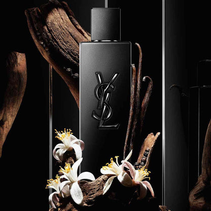 Yves Saint Laurent Myslf Le Parfum para Hombre (2 oz / EDP Spray Recargable)
