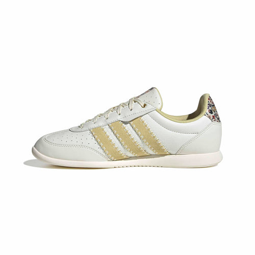 adidas Women's Barreda Low, White/Powder Yellow