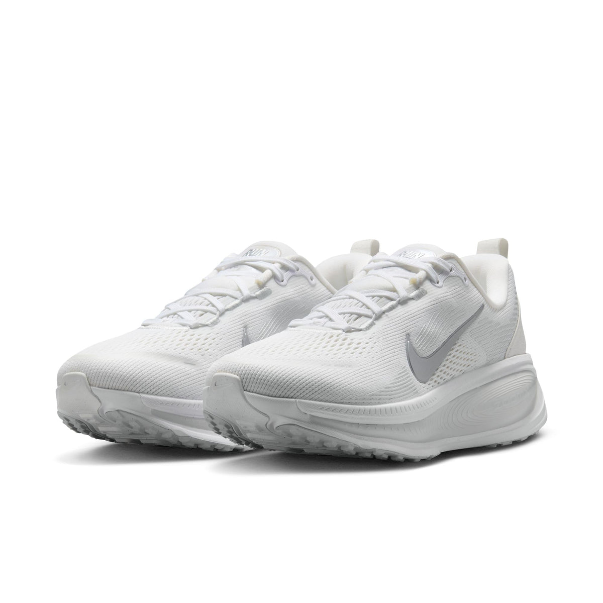 Nike Women's Vomero 18 White/Metallic Silver/Photon Dust