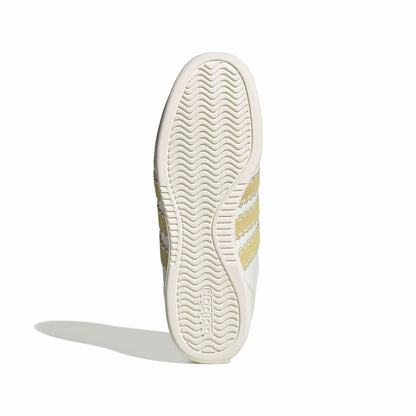 adidas Women's Barreda Low, White/Powder Yellow