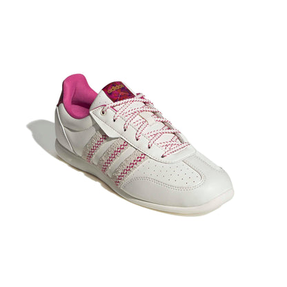 adidas Women's Barreda Low, Off White/Off White/Bahia Magenta