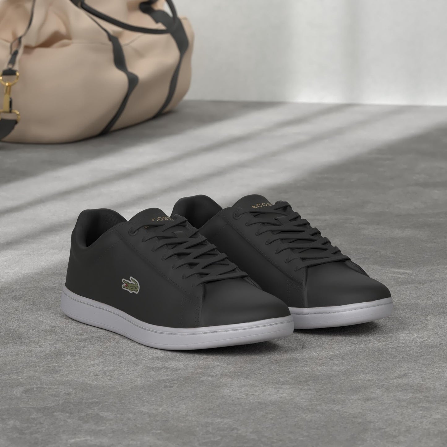 Lacoste Women's Hydez Leather Sneaker, Black/Gold