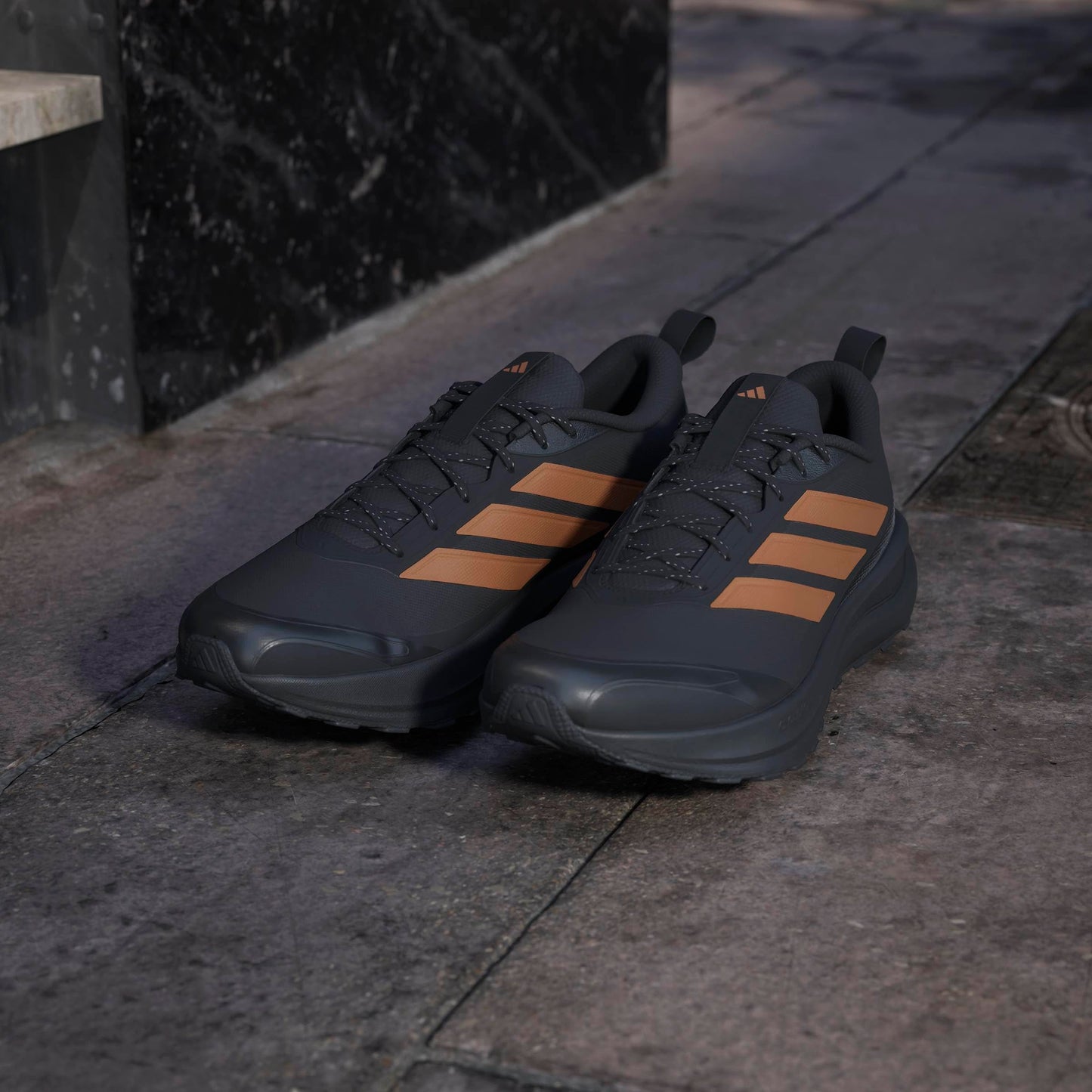 adidas Men's Run Falcon 6 All Terrain, Black/Thermal Gold Metallic/White