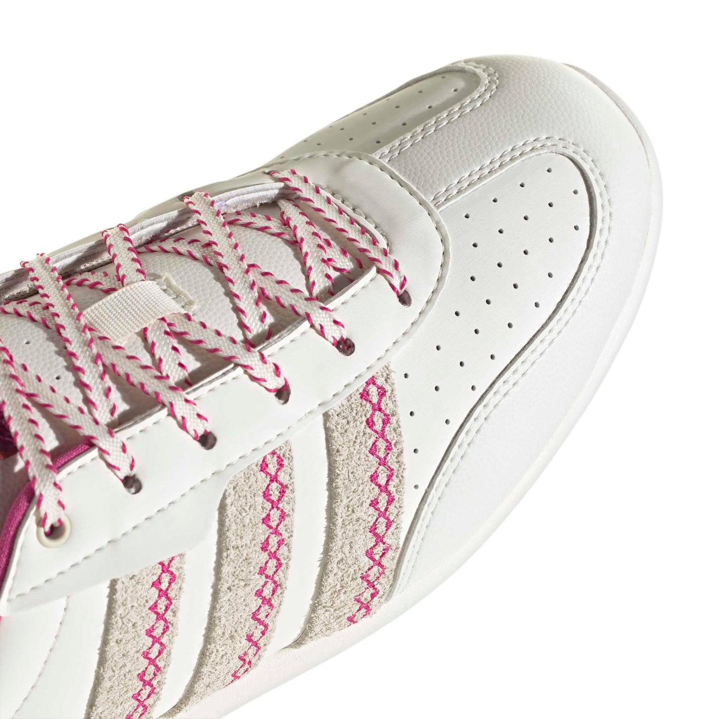 adidas Women's Barreda Low, Off White/Off White/Bahia Magenta