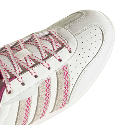 adidas Women's Barreda Low, Off White/Off White/Bahia Magenta