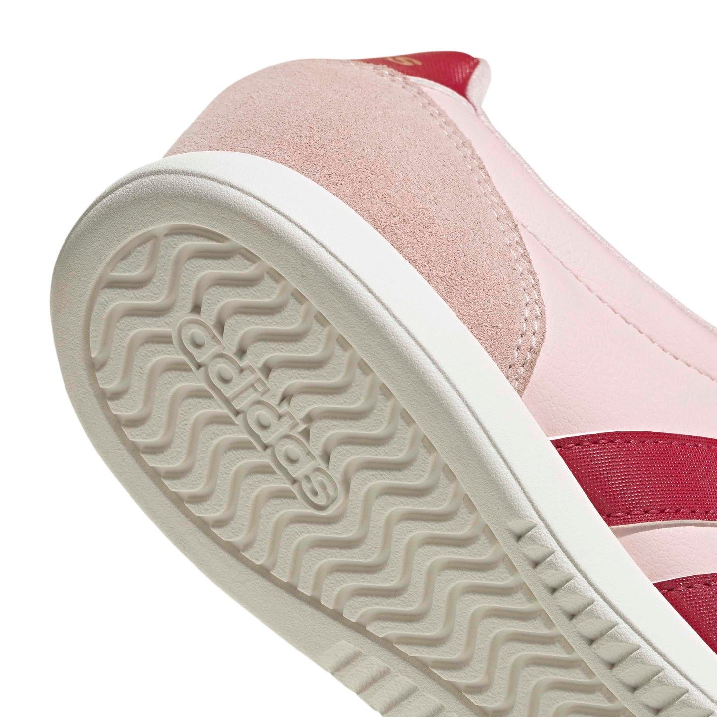 adidas Women's Barreda Low, Sandy Pink/Team Victory Red/Off White