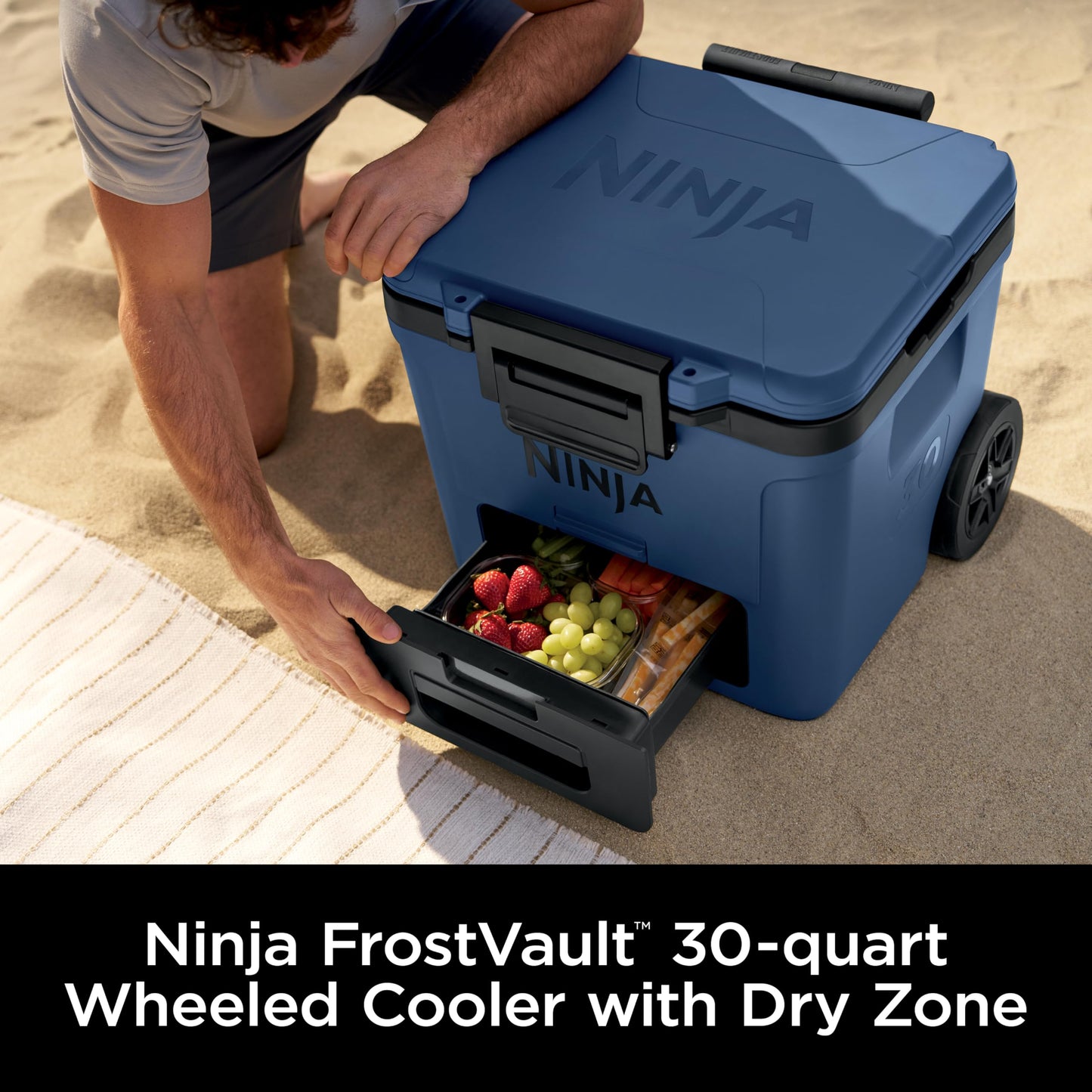 Ninja Hielera FrostVault 30QT con Ruedas (FB230BL / Lakeshore Blue)
