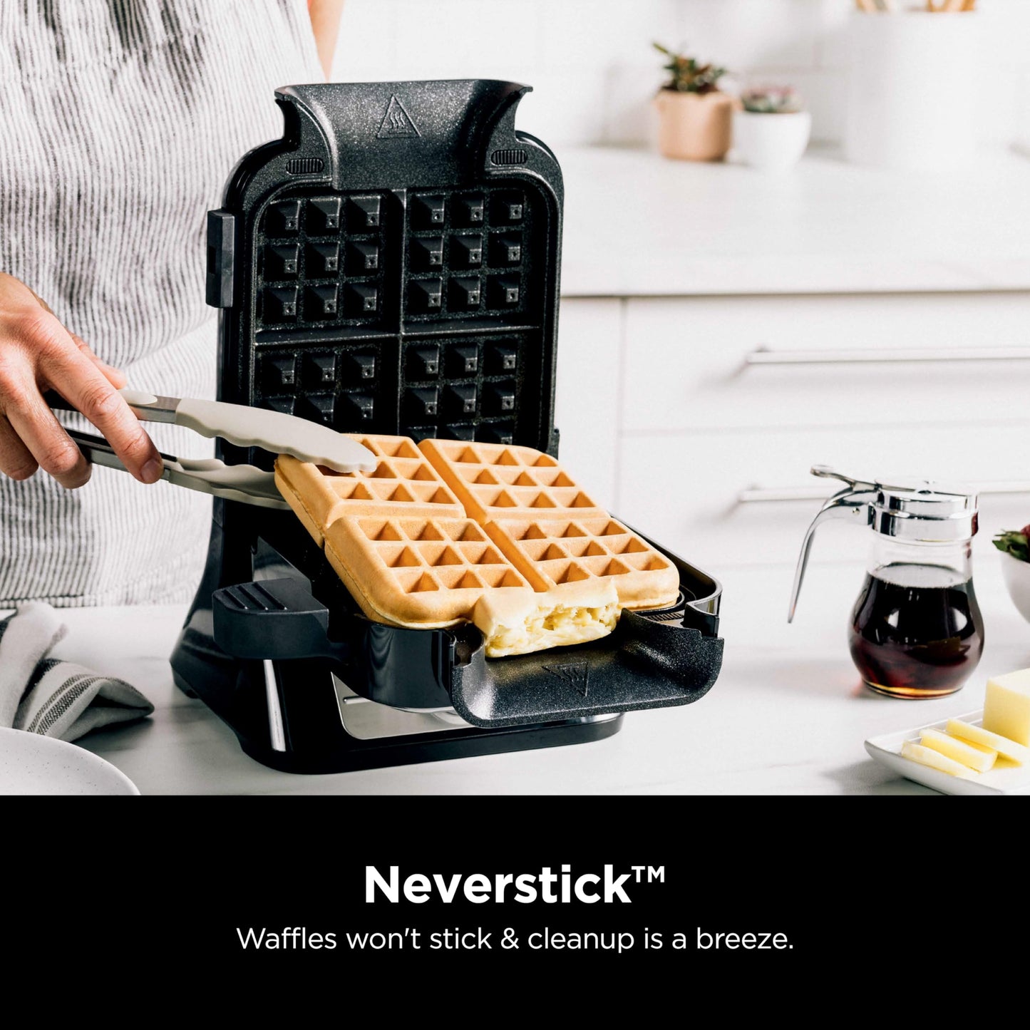 Ninja Máquina para Hacer Waffles Belgas Pro (BW1001 / Black & Silver)