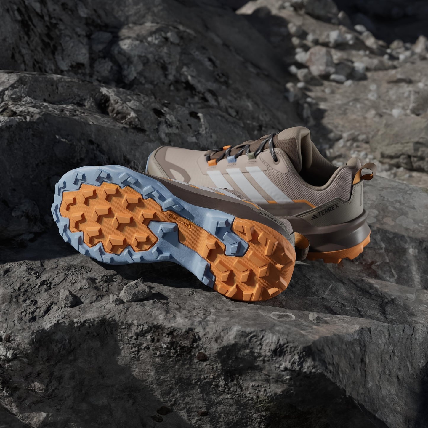 adidas Women's Terrex Skychaser AX5 Gore-TEX Hiking, Wonder Taupe/Off White/Blue