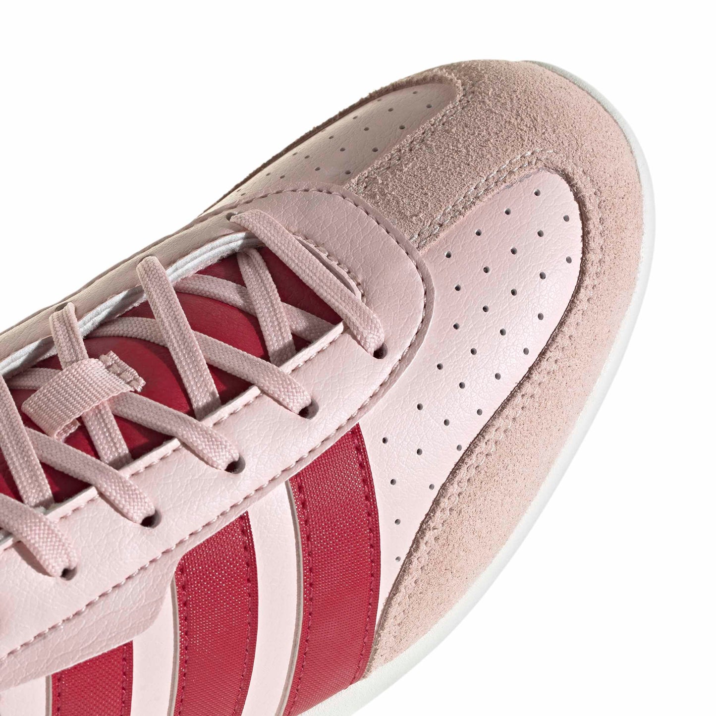 adidas Women's Barreda Low, Sandy Pink/Team Victory Red/Off White
