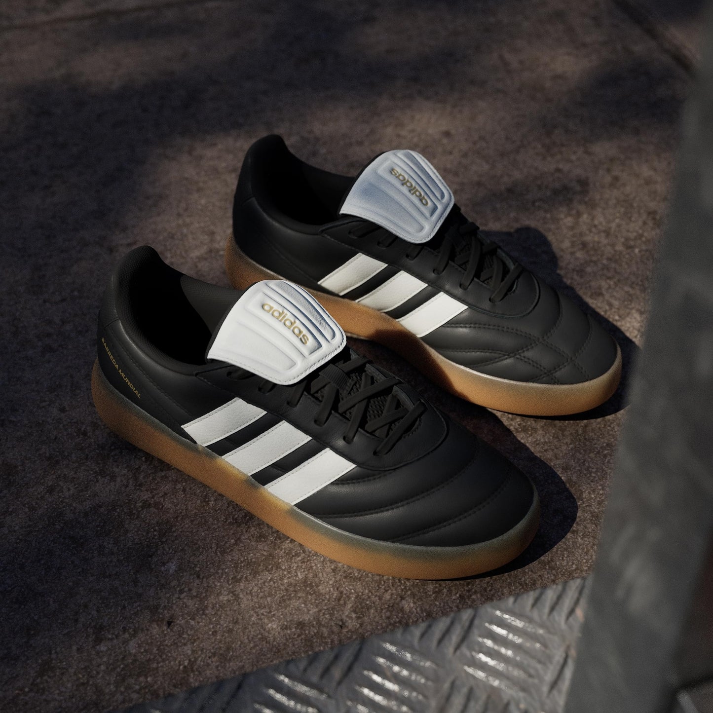 adidas Men's Barreda Mundial, Black/White/Gum